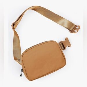 Unisex Crossbody Belt Bag (Lululemon Dupe) NWOT